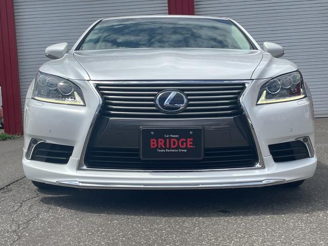 LS LS600h バージョンL モデリスタ/白本革(メローホワイト)/サンルーフ/全画面ナビ/フルセグ付ナビ/Bカメラ/シートヒーター/シートエアコン/エアサス/ステアリングヒーター/パワーシート/クルーズコントロール/寒冷地仕様(13枚目)