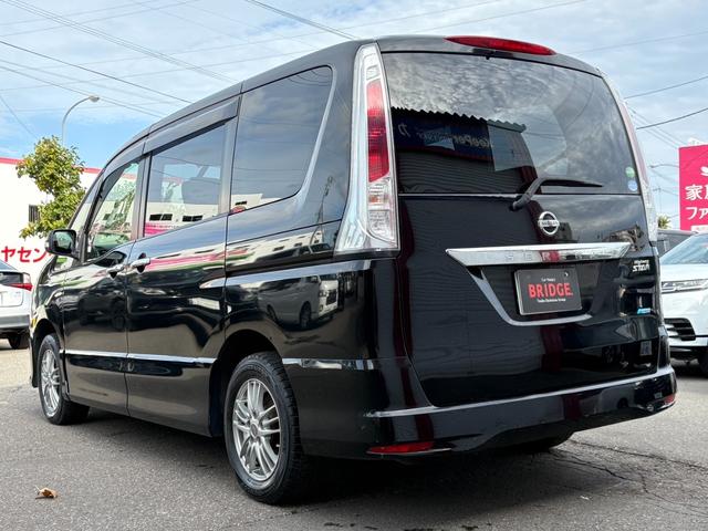 セレナ ハイウェイスター　Ｖセレクション　４ＷＤ／両側パワースライドドア／純正ナビ／フルセグＴＶ／フリップダウンモニター／ＨＩＤ／クルーズコントロール／Ｂｌｕｅｔｏｏｔｈ接続／後席エアコン／フロントデュアルエアコン／ＥＴＣ／シートアレンジ（6枚目）