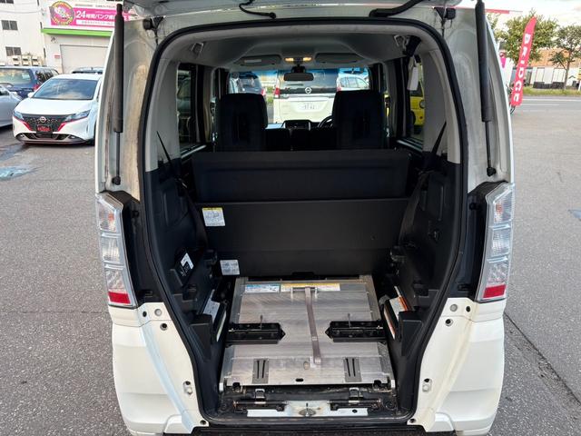 Ｎ－ＢＯＸ＋ Ｇ・Ｌパッケージ　車いす仕様車　４ＷＤ／車椅子仕様／パワースライドドア／地デジ／スロープ／ＥＴＣ／バックカメラ／シートヒーター／衝突被害軽減ブレーキシステム／ＨＩＤライト／スマートキー／イージークローザー／ディスプレイオーディオ（17枚目）