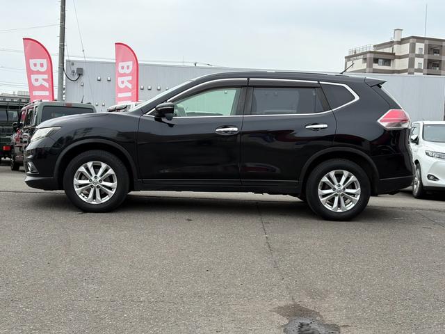 エクストレイル ２０Ｘｔ　エマージェンシーブレーキパッケージ　寒冷地仕様／４ＷＤ／純正フルセグ付ＴＶナビ／両側シートヒーター／衝突時被害軽減ブレーキ／純正エンジンスターター／スマートキー／ＥＴＣ／プッシュスタート／アクセサリーソケット／Ｂｌｕｅｔｏｏｔｈ接続（4枚目）
