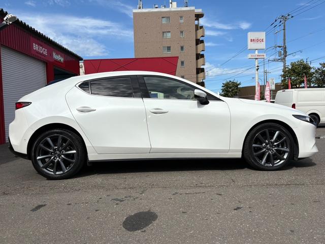 ＭＡＺＤＡ３ファストバック ＸＤプロアクティブ　ツーリングセレクション　ディーゼルターボ／４ＷＤ／全方位カメラ／ＥＴＣ／フルセグＴＶ付純正ナビ／シートヒーター／パワーシート／スマートキー／プッシュスタート／パドルシフト／ＭＴモード付シフトレバー／オートＰブレーキ（10枚目）