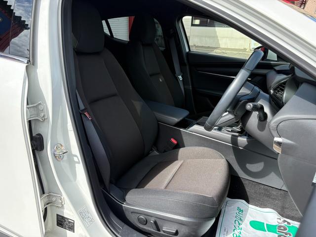 ＭＡＺＤＡ３ファストバック ＸＤプロアクティブ　ツーリングセレクション　ディーゼルターボ／４ＷＤ／全方位カメラ／ＥＴＣ／フルセグＴＶ付純正ナビ／シートヒーター／パワーシート／スマートキー／プッシュスタート／パドルシフト／ＭＴモード付シフトレバー／オートＰブレーキ（15枚目）