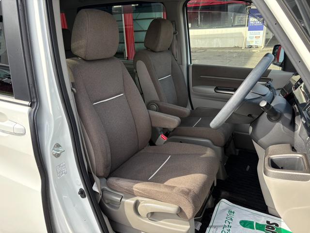 ステップワゴン Ｇ　４ＷＤ／パワースライドドア／純正ナビ／フルセグＴＶ／バックカメラ／フリップダウンモニター／純正エンジンスターター／ＥＴＣ／ワイパーデアイサー／ミラーヒーター／クルーズコントロール／後席エアコン（15枚目）