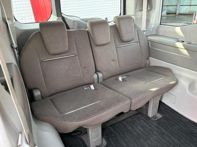 ステップワゴン Ｇ　４ＷＤ／パワースライドドア／純正ナビ／フルセグＴＶ／バックカメラ／フリップダウンモニター／純正エンジンスターター／ＥＴＣ／ワイパーデアイサー／ミラーヒーター／クルーズコントロール／後席エアコン（17枚目）