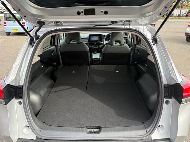 ノート Ｓ　ＦＯＵＲ　４ＷＤ／社外ナビ／バックカメラ／現着冬タイヤ／ホイール付き夏タイヤ積込／シートヒーター／ステアリングヒーター／ＥＴＣ／プッシュスタート／エマージェンシーブレーキ／Ｂｌｕｅｔｏｏｔｈ／ブレーキホールド（18枚目）