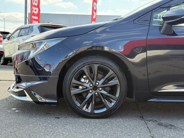 カローラツーリング ハイブリッド　ダブルバイビー　寒冷地仕様／４ＷＤ／ハイブリッド／純正フルセグナビ／バックカメラ／シートヒーター／ステアリングヒータ／ＥＴＣ／スマートキー／ブラインドスポットモニター／スペアキー／Ｂｌｕｅｔｏｏｔｈ接続／純正ドラレコ（3枚目）