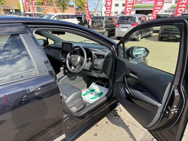 カローラツーリング ハイブリッド　ダブルバイビー　寒冷地仕様／４ＷＤ／ハイブリッド／純正フルセグナビ／バックカメラ／シートヒーター／ステアリングヒータ／ＥＴＣ／スマートキー／ブラインドスポットモニター／スペアキー／Ｂｌｕｅｔｏｏｔｈ接続／純正ドラレコ（19枚目）