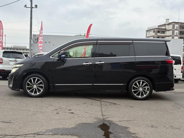 エルグランド ２５０ハイウェイスター　４ＷＤ／両側スライドドア／パワースライドドア／アルパイン８インチナビ／フルセグＴＶ／バックカメラ／フリップダウンモニター／ハーフレザーシート／３列シート／プッシュスタート／スマートキー（4枚目）