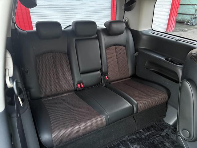 エルグランド ２５０ハイウェイスター　４ＷＤ／両側スライドドア／パワースライドドア／アルパイン８インチナビ／フルセグＴＶ／バックカメラ／フリップダウンモニター／ハーフレザーシート／３列シート／プッシュスタート／スマートキー（17枚目）