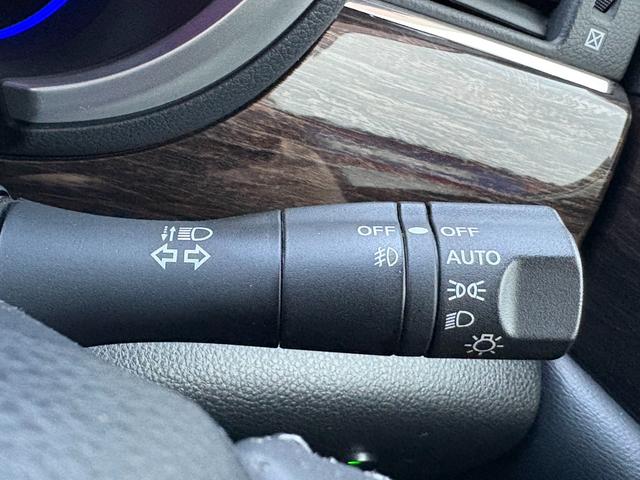 エルグランド ２５０ハイウェイスター　４ＷＤ／両側スライドドア／パワースライドドア／アルパイン８インチナビ／フルセグＴＶ／バックカメラ／フリップダウンモニター／ハーフレザーシート／３列シート／プッシュスタート／スマートキー（26枚目）