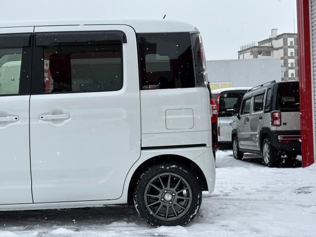 スペーシア ハイブリッドＸ　４ＷＤ／両側パワースライドドア／全方位モニター／フルセグＴＶ付ＳＤナビ／シートヒーター／フルオートエアコン／スマートキー／プッシュスタート／フルフラットシート／スペアキー／取扱説明書（5枚目）