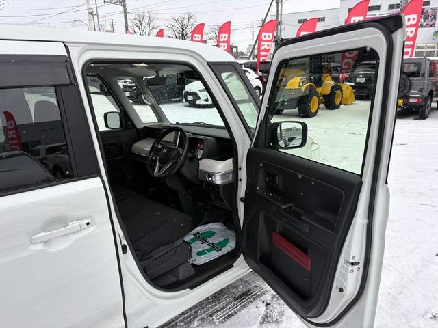 スペーシア ハイブリッドＸ　４ＷＤ／両側パワースライドドア／全方位モニター／フルセグＴＶ付ＳＤナビ／シートヒーター／フルオートエアコン／スマートキー／プッシュスタート／フルフラットシート／スペアキー／取扱説明書（19枚目）