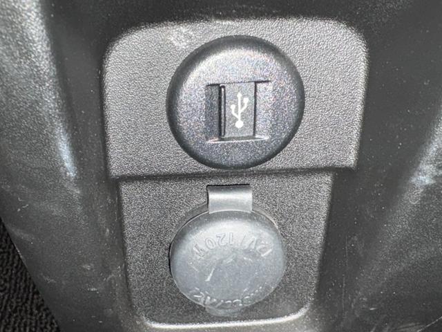 スペーシア ハイブリッドＸ　４ＷＤ／両側パワースライドドア／全方位モニター／フルセグＴＶ付ＳＤナビ／シートヒーター／フルオートエアコン／スマートキー／プッシュスタート／フルフラットシート／スペアキー／取扱説明書（29枚目）