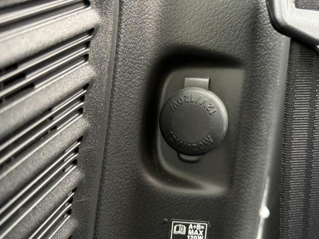 スペーシア ハイブリッドＸ　４ＷＤ／両側パワースライドドア／全方位モニター／フルセグＴＶ付ＳＤナビ／シートヒーター／フルオートエアコン／スマートキー／プッシュスタート／フルフラットシート／スペアキー／取扱説明書（35枚目）