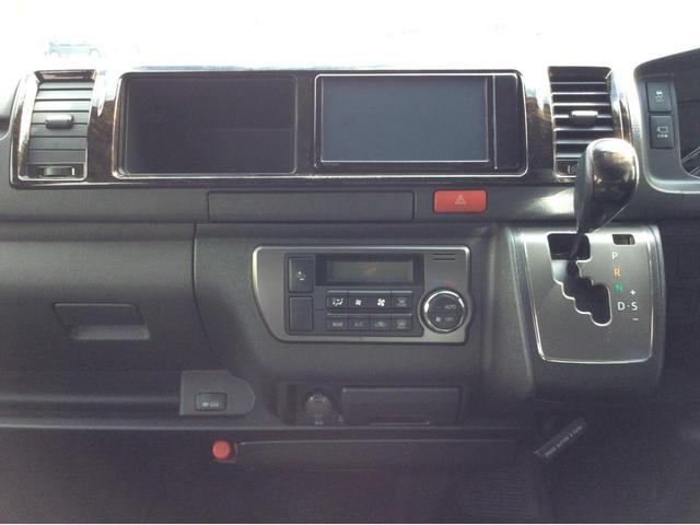 ハイエースバン スーパーＧＬ　ダークプライムＩＩ　４ＷＤ　寒冷地仕様　リアヒーター＆クーラー　プッシュスタート　スマートキー　ウッドコンビステアリング＆シフトノブ　全周囲カメラ　フルセグＴＶ　純正ＳＤナビ　ドラレコ　ＥＴＣ　Ｂカメラ　電動格納ミラー（22枚目）