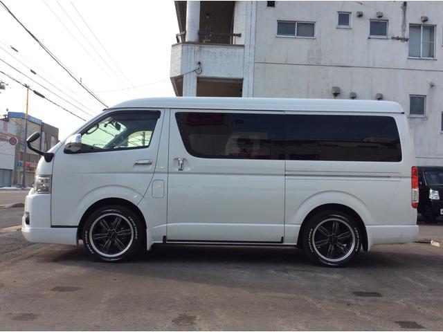 ハイエースバン スーパーＧＬ　ダークプライム　ワイド　４ＷＤ　寒冷地　両側パワスラ　リアヒーター＆クーラー　プッシュスタート　スマートキー　ハーフレザーシート　ベッドキッド　メモリナビ　フルセグＴＶ　フリップダウンモニター　バックカメラ　ＥＴＣ（9枚目）