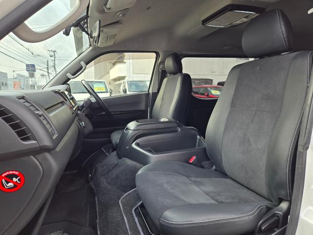 ハイエースバン スーパーＧＬ　ダークプライム　ワイド　４ＷＤ　寒冷地　両側パワスラ　リアヒーター＆クーラー　プッシュスタート　スマートキー　ハーフレザーシート　ベッドキッド　メモリナビ　フルセグＴＶ　フリップダウンモニター　バックカメラ　ＥＴＣ（14枚目）