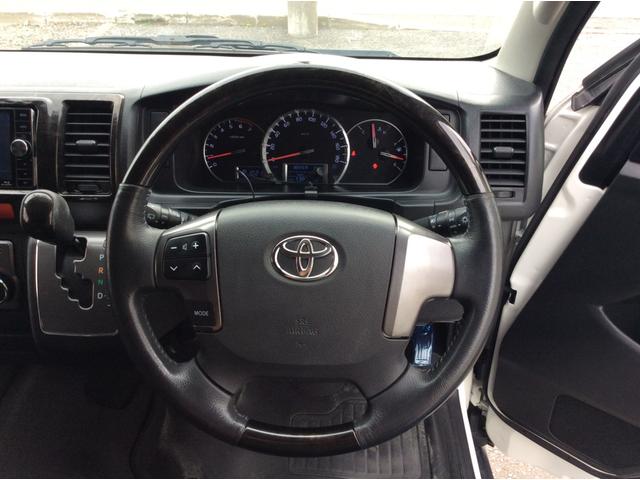 ハイエースバン スーパーＧＬ　ダークプライム　ワイド　４ＷＤ　寒冷地　両側パワスラ　リアヒーター＆クーラー　プッシュスタート　スマートキー　ハーフレザーシート　ベッドキッド　メモリナビ　フルセグＴＶ　フリップダウンモニター　バックカメラ　ＥＴＣ（16枚目）