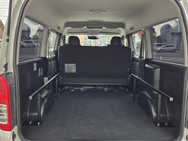 ハイエースバン スーパーＧＬ　ダークプライム　ワイド　４ＷＤ　寒冷地　両側パワスラ　リアヒーター＆クーラー　プッシュスタート　スマートキー　ハーフレザーシート　ベッドキッド　メモリナビ　フルセグＴＶ　フリップダウンモニター　バックカメラ　ＥＴＣ（46枚目）