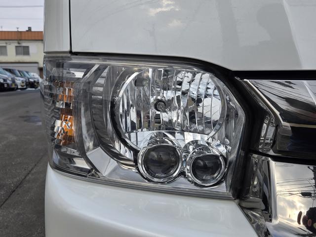 ハイエースバン スーパーＧＬ　ダークプライム　ワイド　４ＷＤ　寒冷地　両側パワスラ　リアヒーター＆クーラー　プッシュスタート　スマートキー　ハーフレザーシート　ベッドキッド　メモリナビ　フルセグＴＶ　フリップダウンモニター　バックカメラ　ＥＴＣ（50枚目）