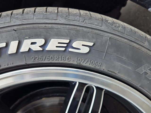 ハイエースバン スーパーＧＬ　ダークプライム　ワイド　４ＷＤ　寒冷地　両側パワスラ　リアヒーター＆クーラー　プッシュスタート　スマートキー　ハーフレザーシート　ベッドキッド　メモリナビ　フルセグＴＶ　フリップダウンモニター　バックカメラ　ＥＴＣ（53枚目）