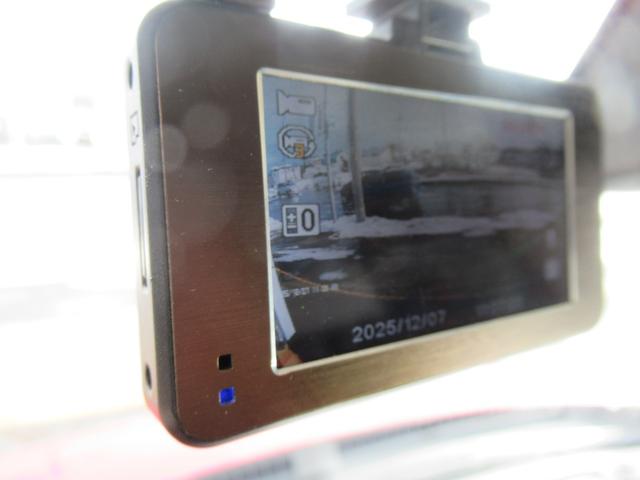 スペーシアカスタム ハイブリッドＸＳターボ　４ＷＤ　ＡＢＳ　プッシュスタート　キーフリー　ナビ・ＴＶ　全方位モニター　シートヒーター　ＥＴＣ　ステアリングスイッチ　パドルシフト　クルーズコントロール　両側パワースライドドア　冬タイヤ積込（32枚目）