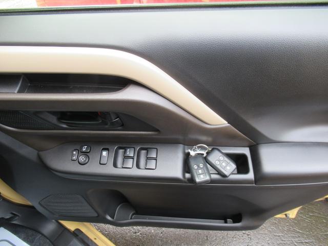 スペーシア ハイブリッドＸ　４ＷＤ　ＡＢＳ　プッシュスタート　キーフリー　シートヒーター　アイドリングストップ　ＥＳＣ　ステアリングスイッチ　両側パワースライドドア（12枚目）