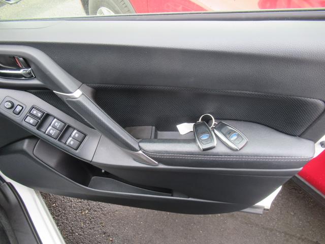 フォレスター Ｓ－リミテッド　４ＷＤ　ＡＢＳ　プッシュスタート　キーレスアクセス　ナビ・ＴＶ　バックモニター　シートヒーター　リアシートヒーター　ＥＴＣ　ステアリングスイッチ　パドルシフト　クルーズコントロール（12枚目）