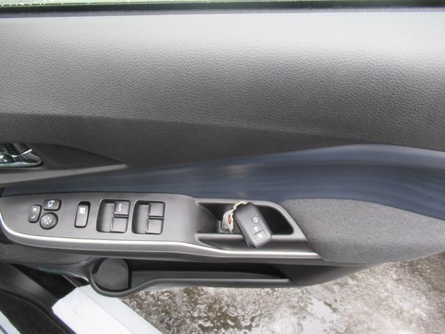 ソリオ ハイブリッドＭＸ　４ＷＤ　ＡＢＳ　プッシュスタート　キーフリー　バックモニター　ステアリングスイッチ　クルーズコントロール　アイドリングストップ　ＥＳＣ　シートヒーター　片側パワースライドドア（12枚目）