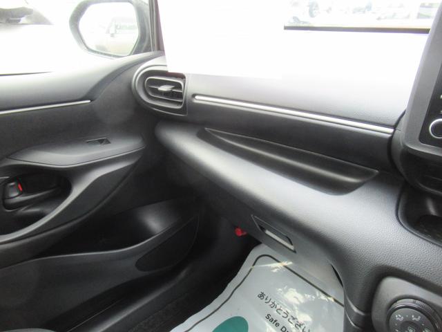 ヤリス Ｘ　４ＷＤ　ＡＢＳ　プッシュスタート　スマートキー　ナビ　バックモニター　ステアリングスイッチ　クルーズコントロール　ＥＴＣ（13枚目）