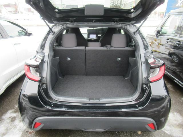 ヤリス Ｘ　４ＷＤ　ＡＢＳ　プッシュスタート　スマートキー　ナビ　バックモニター　ステアリングスイッチ　クルーズコントロール　ＥＴＣ（32枚目）