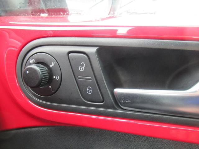 ザ・ビートル デザインレザーパッケージ　ＦＦ　キーレス　純正オーディオ　レザーシート　シートヒーター　ステアリングスイッチ　パドルシフト　クルーズコントロール　ＨＩＤヘッドライト　現状渡し（26枚目）