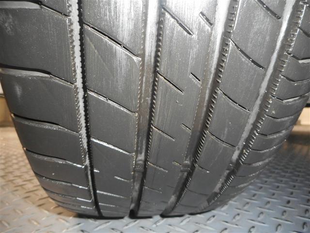 シエンタ Ｇ　４ＷＤ　フルセグ　メモリーナビ　ＤＶＤ再生　バックカメラ　衝突被害軽減システム　ＥＴＣ　両側電動スライド　ＬＥＤヘッドランプ　ウオークスルー　乗車定員６人　３列シート　ワンオーナー（29枚目）