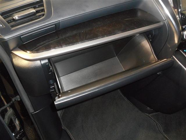 アルファード ２．５Ｓ　４ＷＤ　フルセグ　メモリーナビ　ＤＶＤ再生　ミュージックプレイヤー接続可　後席モニター　バックカメラ　衝突被害軽減システム　ＥＴＣ　両側電動スライド　ＬＥＤヘッドランプ　乗車定員７人　３列シート（30枚目）