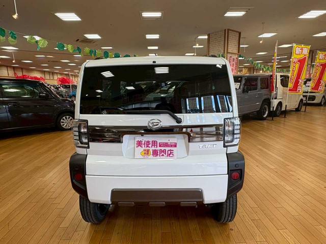 タフト Ｇ　ダーククロムベンチャー　ＬＥＤヘッドライト　ＬＥＤフォグランプ　純正アルミホイール　スカイフィールトップ　オートエアコン　プッシュスタート　シートヒーター　衝突被害軽減ブレーキ　横滑り防止機能　車線逸脱防止機能　Ａストップ（9枚目）