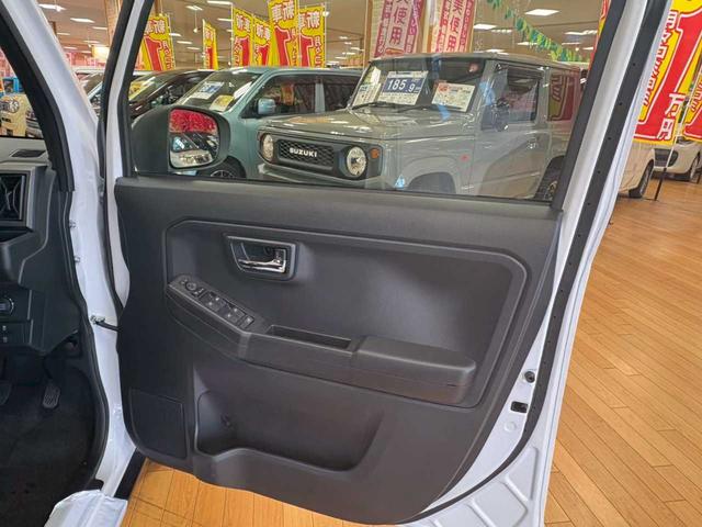 タフト Ｇ　ダーククロムベンチャー　ＬＥＤヘッドライト　ＬＥＤフォグランプ　純正アルミホイール　スカイフィールトップ　オートエアコン　プッシュスタート　シートヒーター　衝突被害軽減ブレーキ　横滑り防止機能　車線逸脱防止機能　Ａストップ（48枚目）