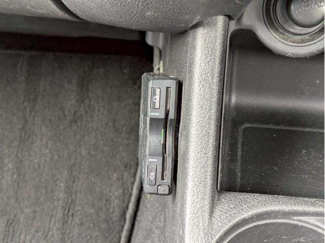 アウトランダー ２４Ｇセーフティパッケージ　４ＷＤ　メモリーナビ　リアカメラ　フルセグＴＶ　スマートキー　ＨＩＤヘッドライト　衝突軽減ブレーキ　クルコン　純正１８インチアルミ　ＥＴＣ（37枚目）