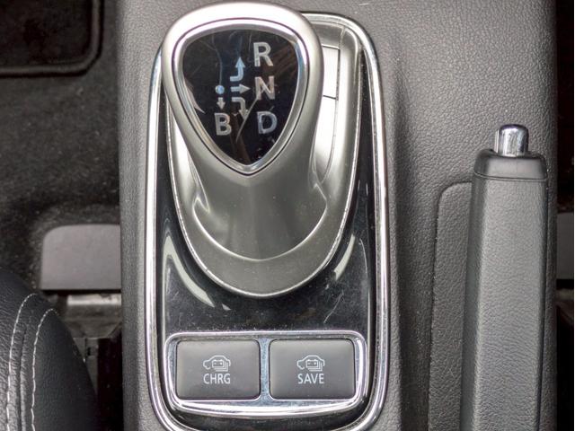 アウトランダーＰＨＥＶ Ｇナビパッケージ　４ＷＤ　メモリーナビ　リアカメラ　フルセグ　スマートキー　ＨＩＤヘッドライト　衝突軽減ブレーキ　シートヒーター　クルコン　Ｂｌｕｅｔｏｏｔｈ　純正１８インチアルミ　ＥＴＣ（25枚目）
