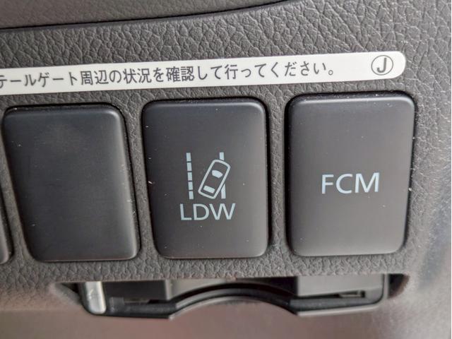 アウトランダーＰＨＥＶ Ｇナビパッケージ　４ＷＤ　メモリーナビ　リアカメラ　フルセグ　スマートキー　ＨＩＤヘッドライト　衝突軽減ブレーキ　シートヒーター　クルコン　Ｂｌｕｅｔｏｏｔｈ　純正１８インチアルミ　ＥＴＣ（29枚目）