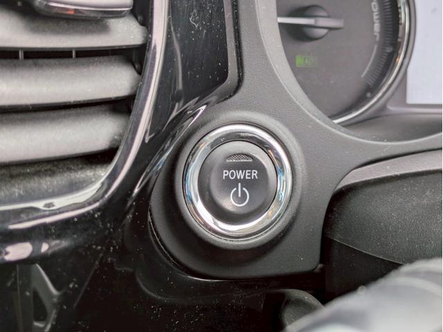 アウトランダーＰＨＥＶ Ｇナビパッケージ　４ＷＤ　メモリーナビ　リアカメラ　フルセグ　スマートキー　ＨＩＤヘッドライト　衝突軽減ブレーキ　シートヒーター　クルコン　Ｂｌｕｅｔｏｏｔｈ　純正１８インチアルミ　ＥＴＣ（35枚目）