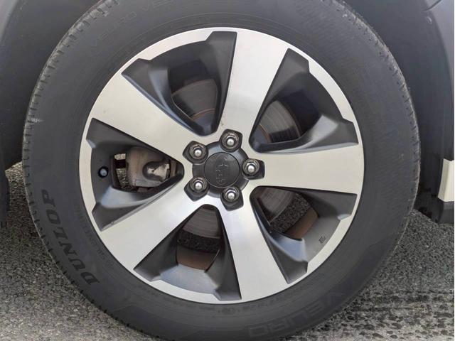 ＸＶハイブリッド ２．０ｉ－Ｌ　アイサイト　４ＷＤ　ＨＤＤナビ　フルセグＴＶ　リアカメラ　スマートキー　ＨＩＤヘッドライト　衝突軽減ブレーキ　Ｂｌｕｅｔｏｏｔｈ　クルコン　純正１７インチアルミ　ＥＴＣ（16枚目）