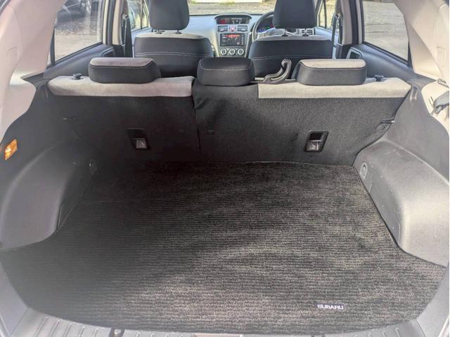 ＸＶハイブリッド ２．０ｉ－Ｌ　アイサイト　４ＷＤ　ＨＤＤナビ　フルセグＴＶ　リアカメラ　スマートキー　ＨＩＤヘッドライト　衝突軽減ブレーキ　Ｂｌｕｅｔｏｏｔｈ　クルコン　純正１７インチアルミ　ＥＴＣ（42枚目）