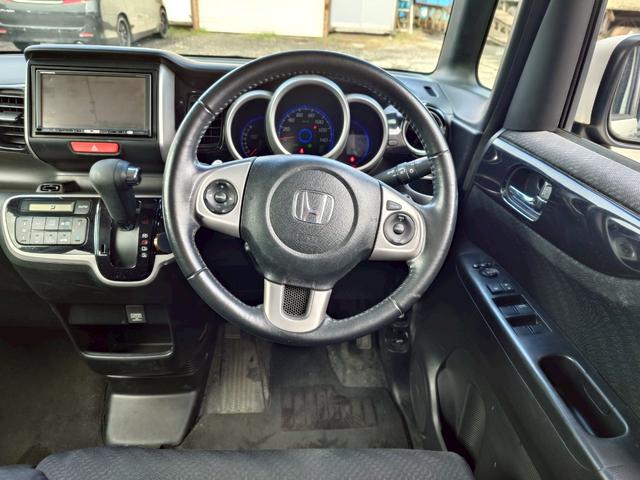 N-BOXカスタム G・ターボAパッケージ 4WD HDDナビ ワンセグTV スマートキー HIDヘッドライト 衝突軽減ブレーキ 両側パワスラ クルコン 社外14インチアルミ(19枚目)