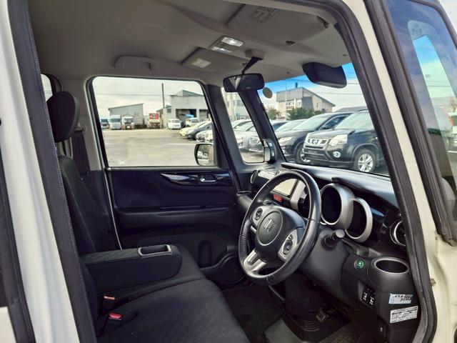 N-BOXカスタム G・ターボAパッケージ 4WD HDDナビ ワンセグTV スマートキー HIDヘッドライト 衝突軽減ブレーキ 両側パワスラ クルコン 社外14インチアルミ(33枚目)