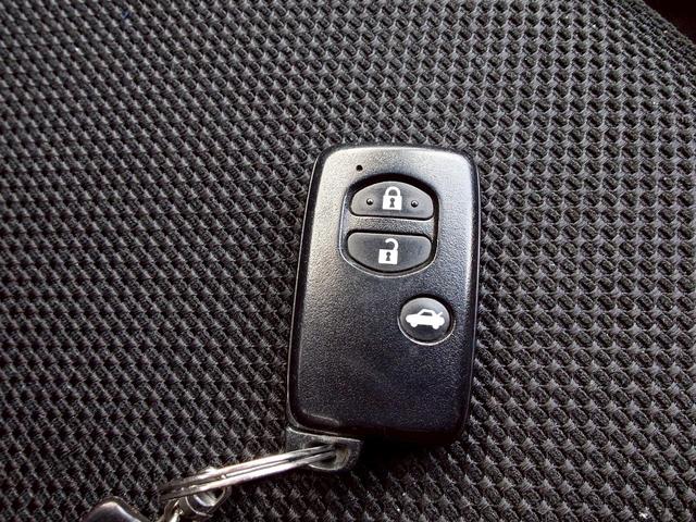 ＸＶ ２．０ｉ－Ｌ　アイサイト　４ＷＤ　メモリーナビ　フルセグＴＶ　リアカメラ　スマートキー　ＨＩＤヘッドライト　衝突軽減ブレーキ　前後ドラレコ　Ｂｌｕｅｔｏｏｔｈ　クルコン　純正１７インチアルミ　ＥＴＣ（40枚目）