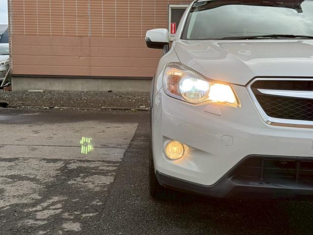 ＸＶハイブリッド ２．０ｉ－Ｌ　アイサイト　４ＷＤ　メモリーナビ　フルセグＴＶ　スマートキー　ＨＩＤヘッドライト　衝突軽減ブレーキ　Ｂｌｕｅｔｏｏｔｈ　クルコン　純正１７インチアルミ　ＥＴＣ（17枚目）