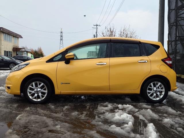 ノート ｅ－パワー　Ｘ　ＦＯＵＲ　４ＷＤ　スマートキー　衝突軽減ブレーキ　純正１５インチアルミ　ＥＴＣ（7枚目）