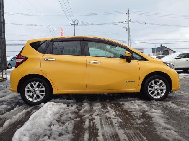 ノート ｅ－パワー　Ｘ　ＦＯＵＲ　４ＷＤ　スマートキー　衝突軽減ブレーキ　純正１５インチアルミ　ＥＴＣ（8枚目）