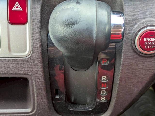 Ｎ－ＯＮＥ プレミアム　ツアラー・Ｌパッケージ　４ＷＤ　メモリーナビ　ワンセグＴＶ　リアカメラ　スマートキー　ＨＩＤヘッドライト　クルコン　純正１５インチアルミ　ＥＴＣ（24枚目）