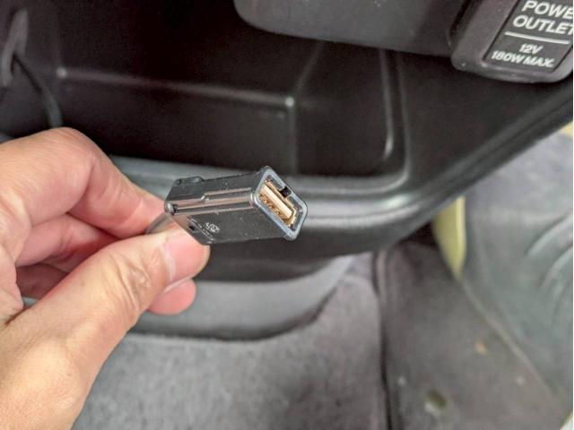 Ｎ－ＯＮＥ プレミアム　ツアラー・Ｌパッケージ　４ＷＤ　メモリーナビ　ワンセグＴＶ　リアカメラ　スマートキー　ＨＩＤヘッドライト　クルコン　純正１５インチアルミ　ＥＴＣ（33枚目）